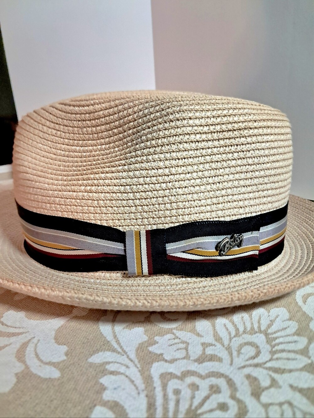 Bailey of Hollywood Salem Fedora Natural Straw with Striped Band Large LIKE NEW!
